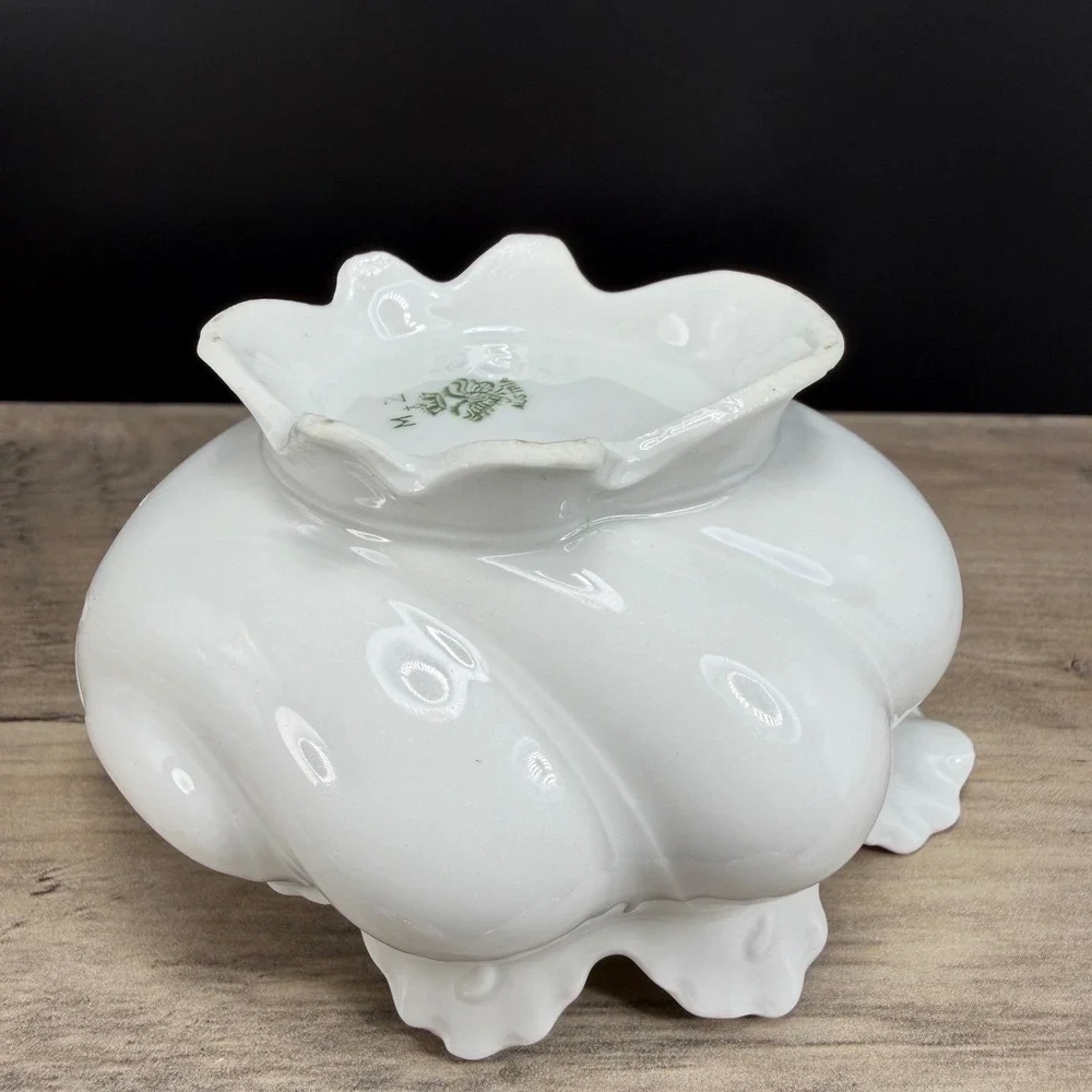 MZ Austria White Porcelain Footed Sugar Bowl‎ Scalloped Ruffled Shell Dish VTG